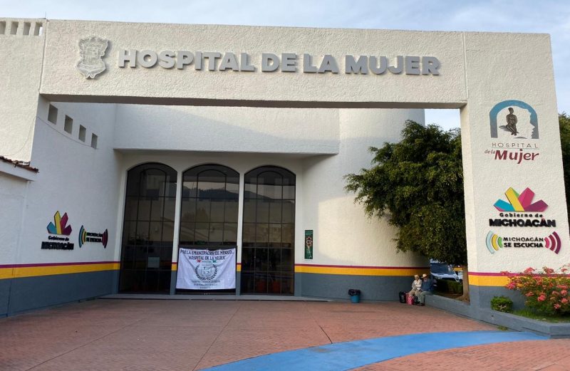Se paraliza el Hospital de la Mujer en Morelia; SIMETRA toma las instalaciones, no hay actividad administrativa, sí servicio de hospital.